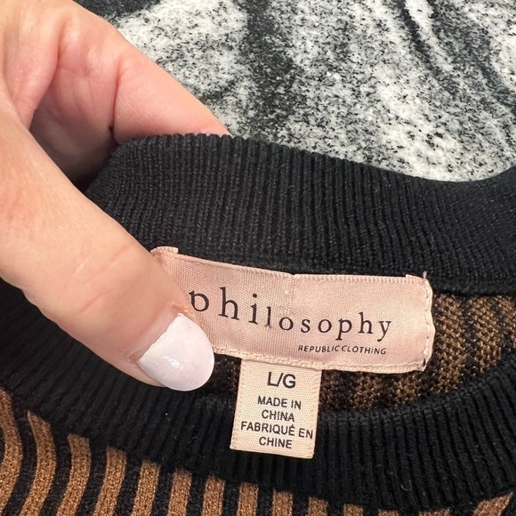 PHILOSOPHY black and brown boxy sweater it’s oversized sleeves - Picture 8 of 14